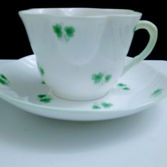 Clover St. Patrick's fine bone china teacup - Picture 2 of 7